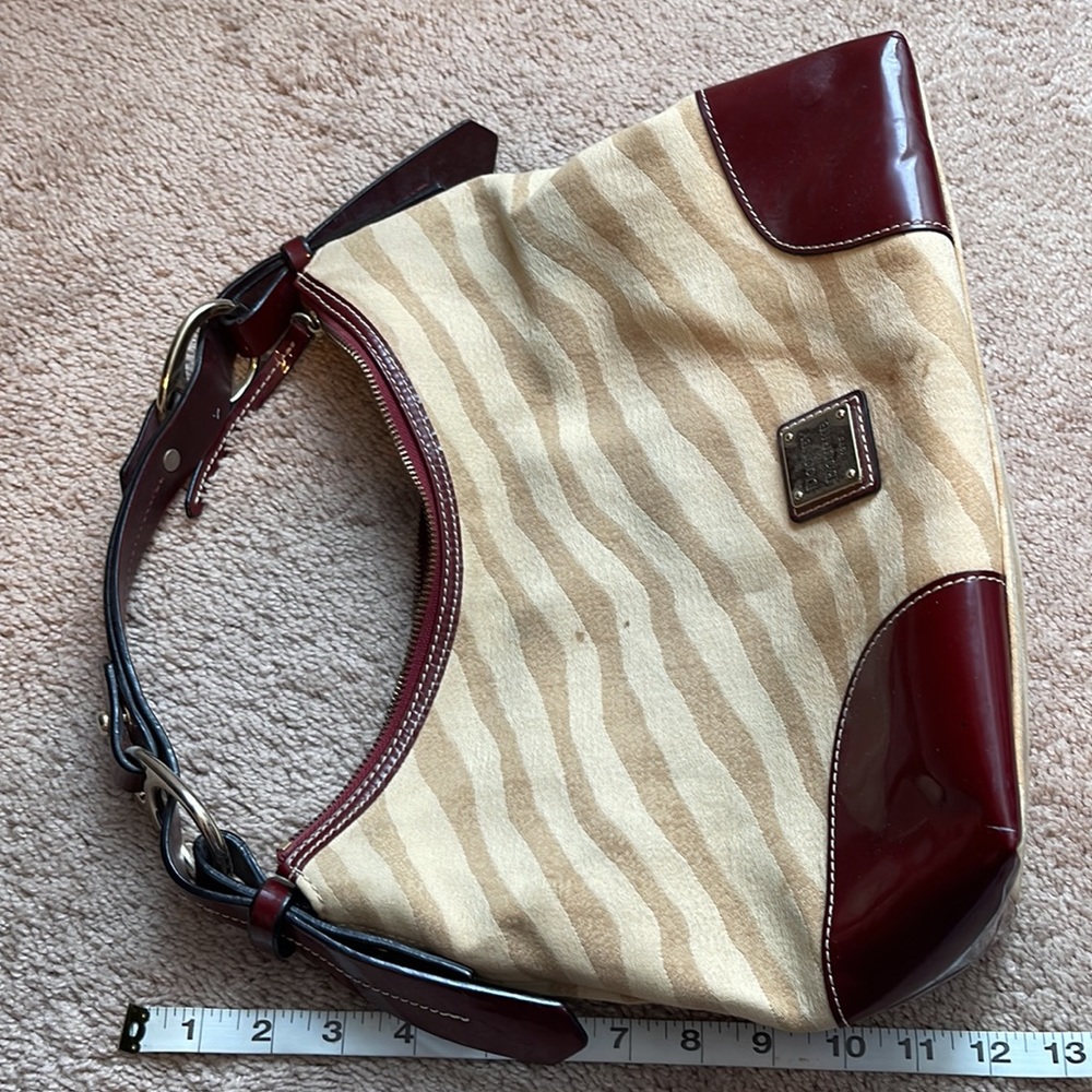 Dooney & Bourke Large Nikki Hobo bag. - Picture 10 of 16